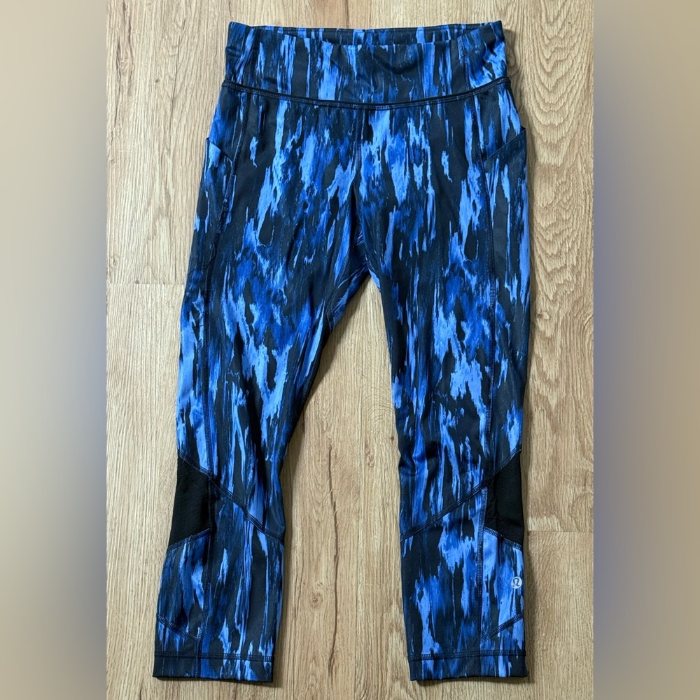 Lululemon Women's Pace Rival Crop Leggings Blue Black Mesh Pockets Size 4 EUC